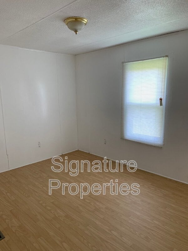 1034 Bench Ln