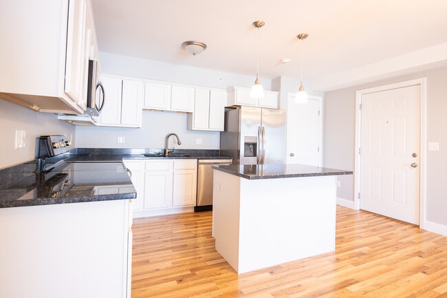 Building Photo - 13 Gray Coach Ln Unit 1315