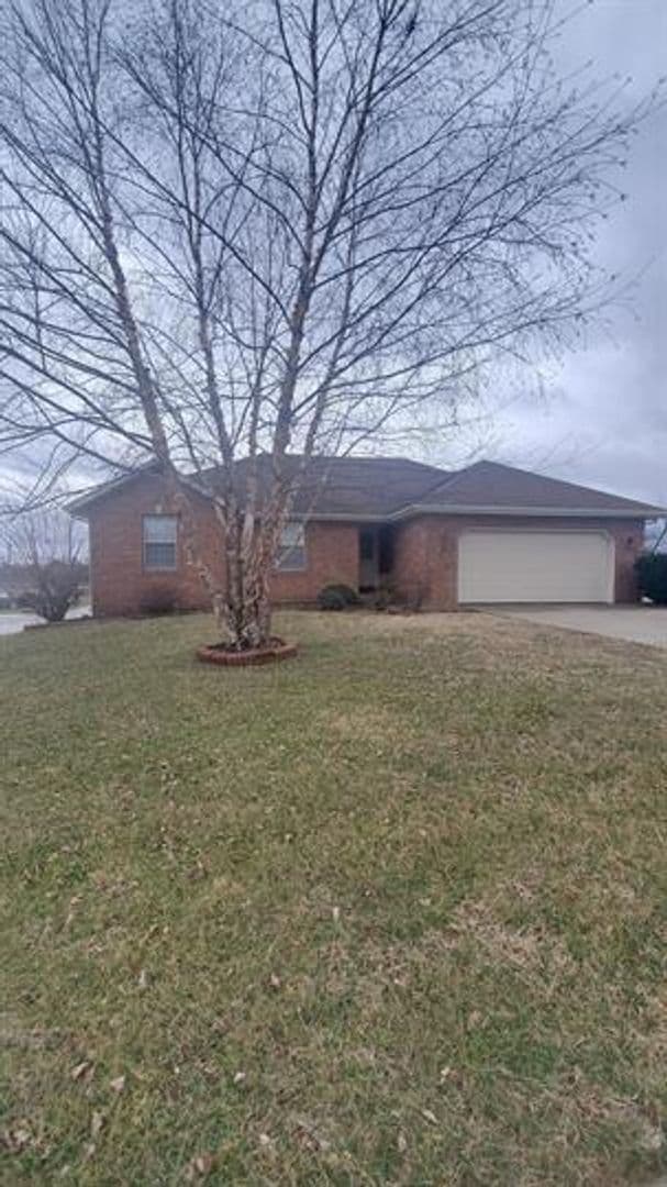 Photo - Wonderful Republic Home!