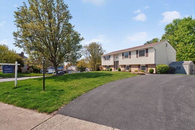 Photo - 2806 Logway Rd