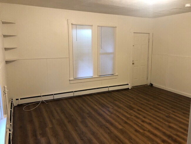 Photo - 28 Garnet St