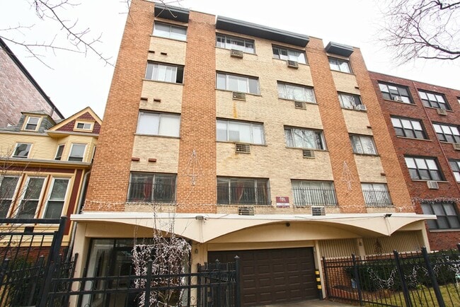 Building Photo - 5851 N Winthrop Ave