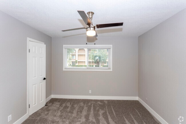 2BR - 2BA, 900SF