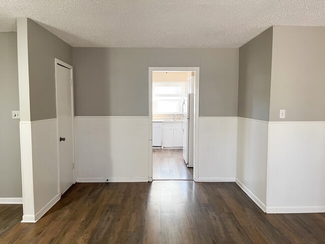 Photo - 2037 Bridge Ave