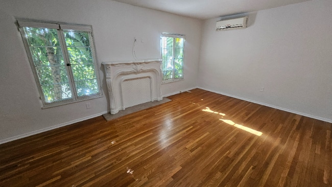 Photo - 1210 N Orange Grove Ave Unidad 7