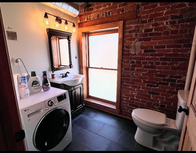 Photo - 16 Liberty St Unit Sunset View Apartment