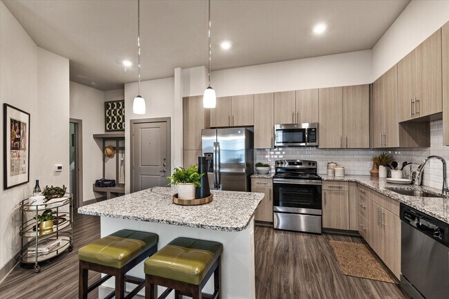 Shoreview Flats