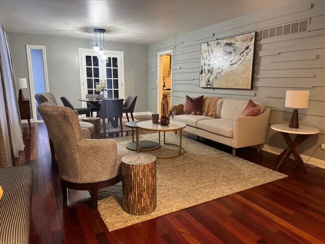 Photo - 1014 St Andrews Way