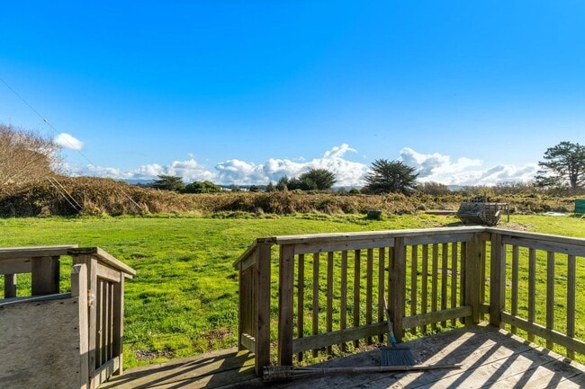 Photo - Charming Beach House!