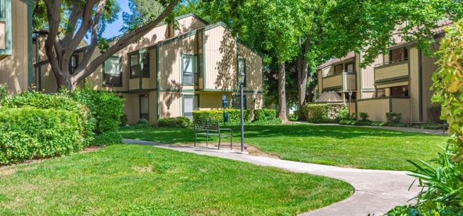 100 Del Verde Cir