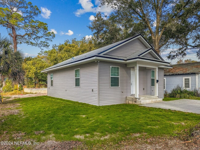 Photo - 2220 Flesher Ave