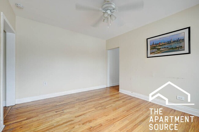 Photo - 4409 N Kenneth Ave Unidad 2A