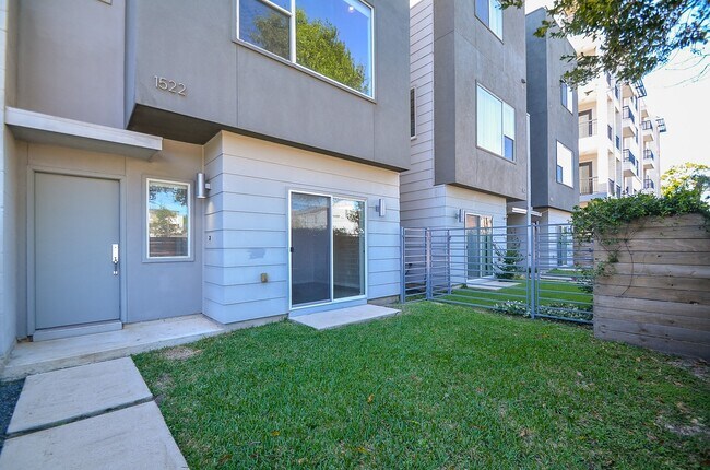 Photo - 1522 Blodgett St
