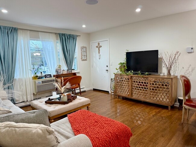Photo - 1260 Hope St Unit D