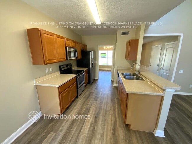 Photo - 900 Beresford Way