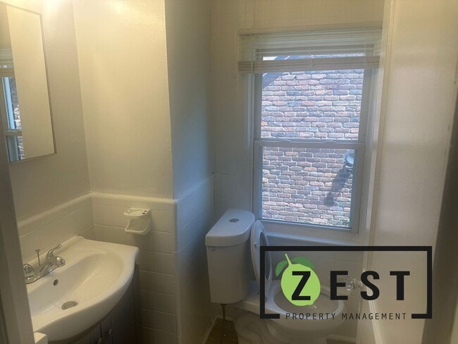 Photo - WELCOME HOME! 3BDRM 1.5BTH w/ GARAGE!!!