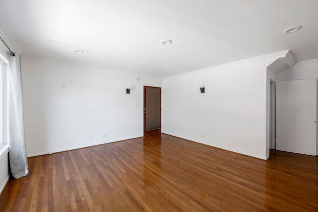 Photo - 1008 N Stanley Ave Unit 1