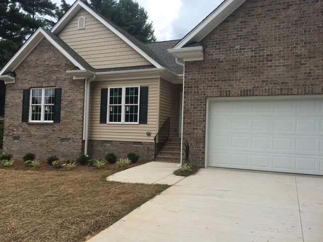 NEW CONSTRUCTION in Lake Jeanette !!! for ... - NEW CONSTRUCTION in Lake Jeanette !!! for ... House