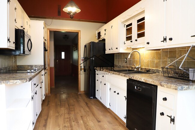 Photo - 3504 Ogden Ct NE