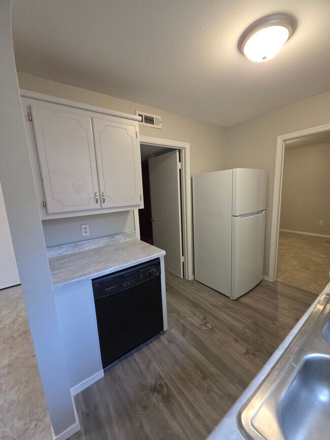 Photo - 600-604 East 7th Unidad 600