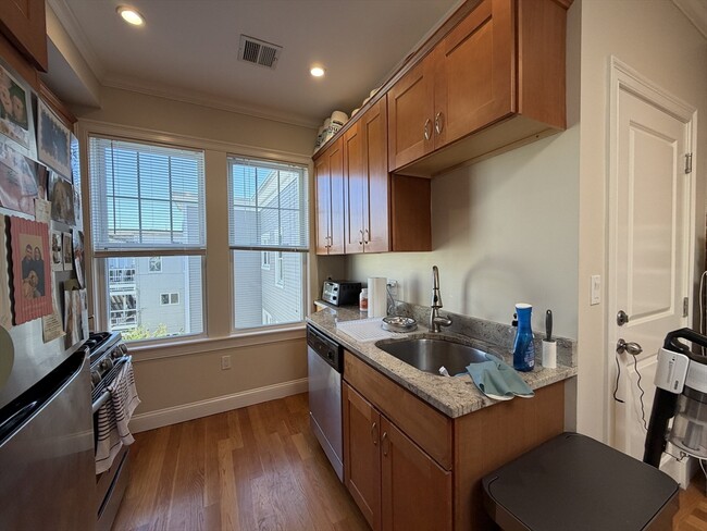 Photo - 9 Marney St Unit 3