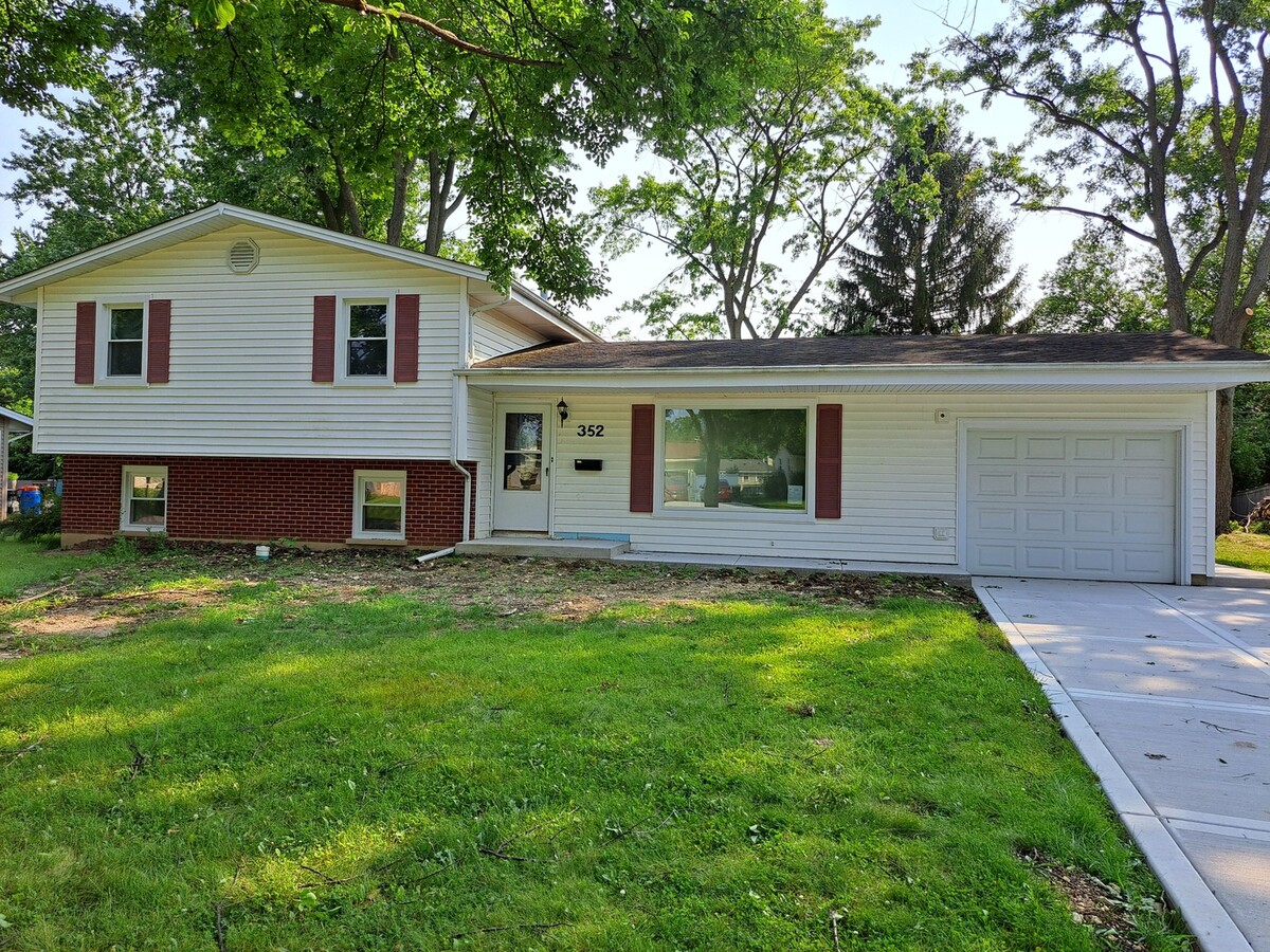 Photo - 352 Sioux Ln