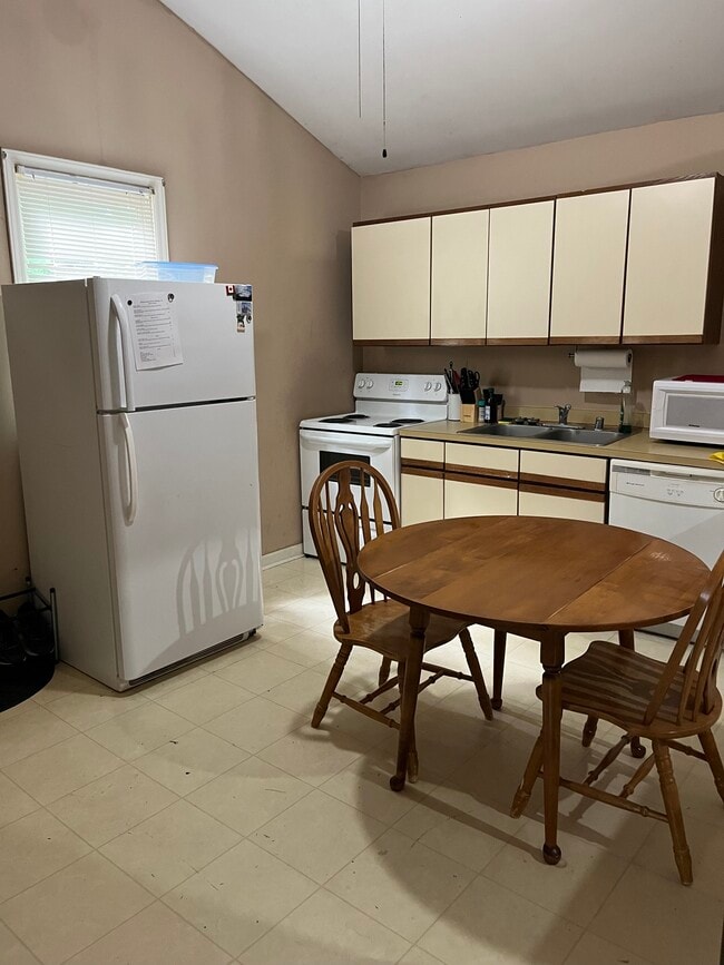 Building Photo - 260 Kentucky Ave Unit 260Kentucky ave up