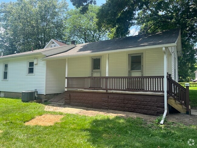 Building Photo - 8 Fair St Rental