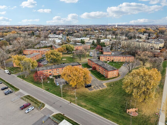 Building Photo - Diamond Eight Terrace