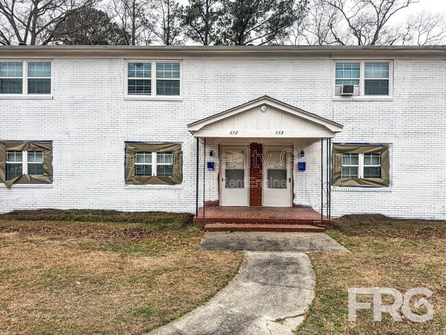 Building Photo - 111 W 15th St