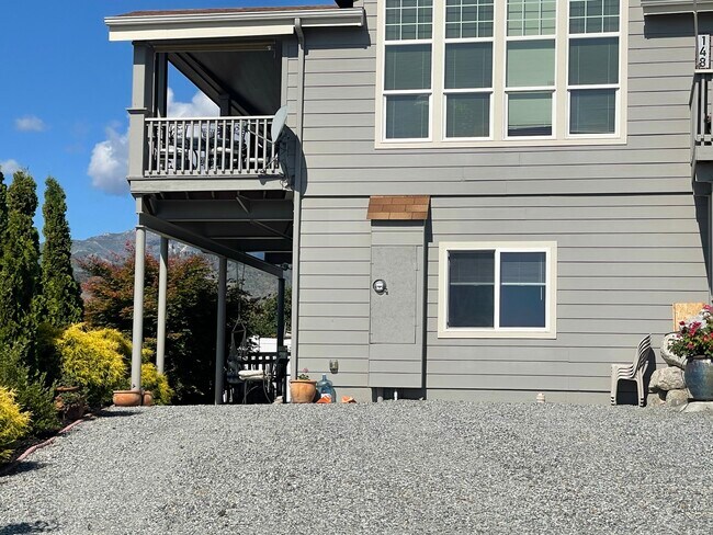 Photo - 148 Lakeview Ln