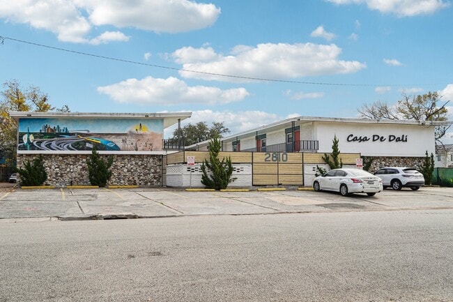 Building Photo - 2810 Beauchamp St Unit 27