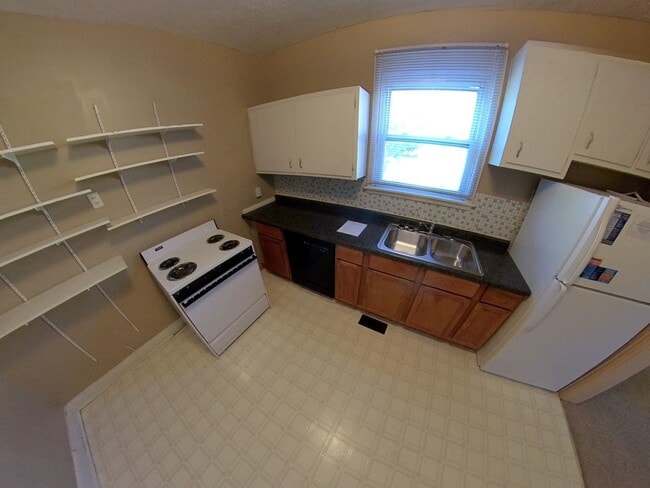 Photo - 327 E 2nd St Unit Apt 4