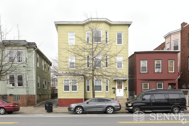 Building Photo - 212 Somerville Ave Unit 2 Rental