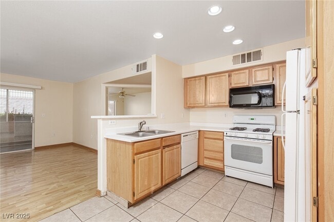 Photo - 5710 E Tropicana Ave Unidad 1228