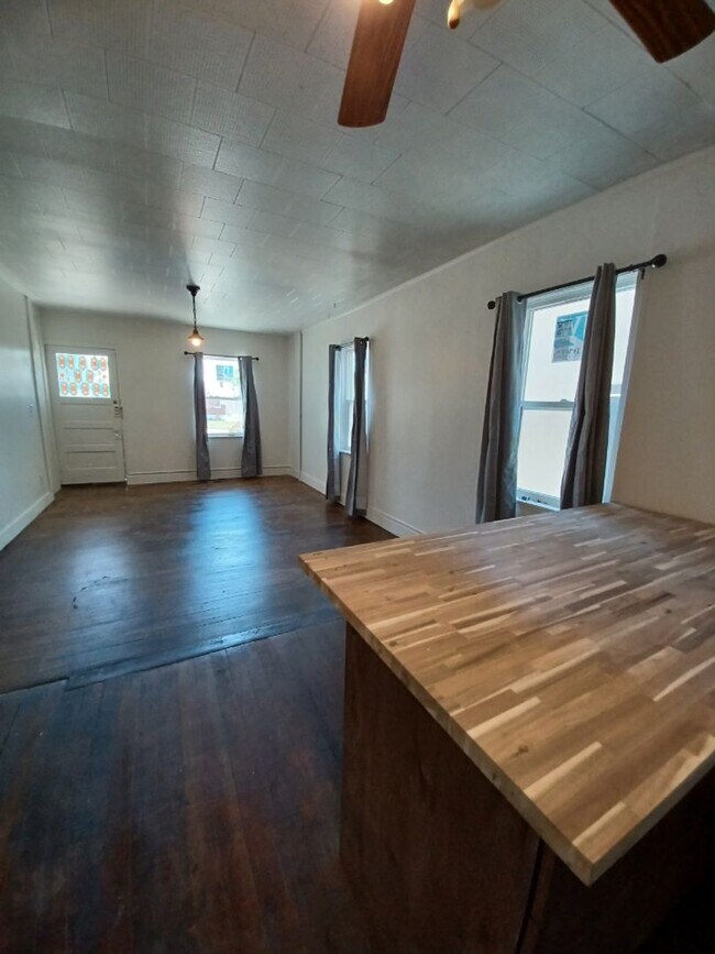 Photo - 263 N 1st W St Unit 261 N 100 W