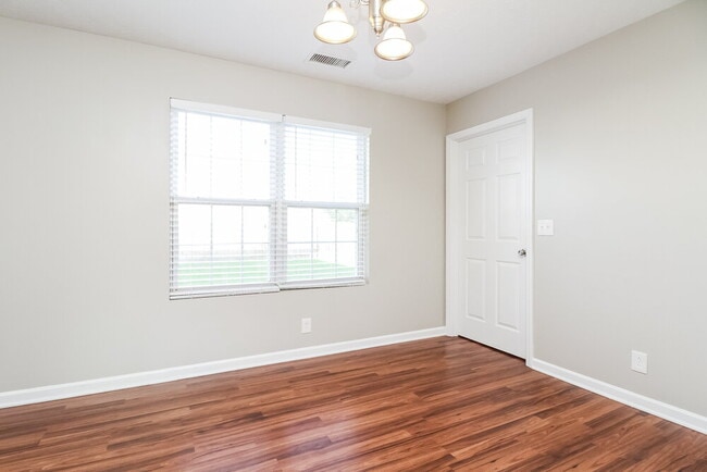Photo - 1414 Westview Dr