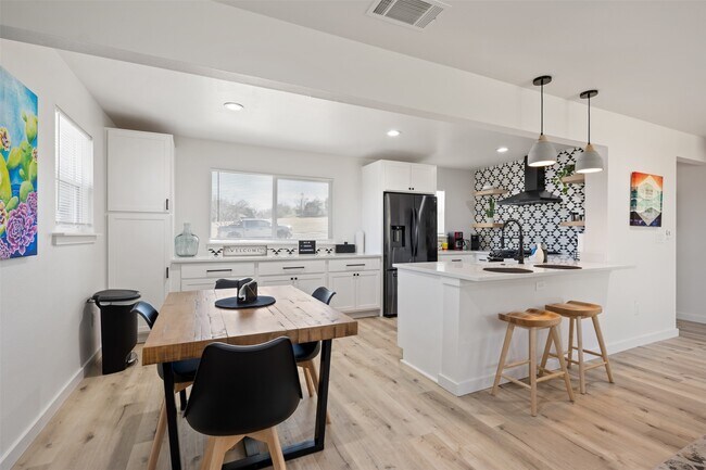 Photo - 6104 Reicher Dr