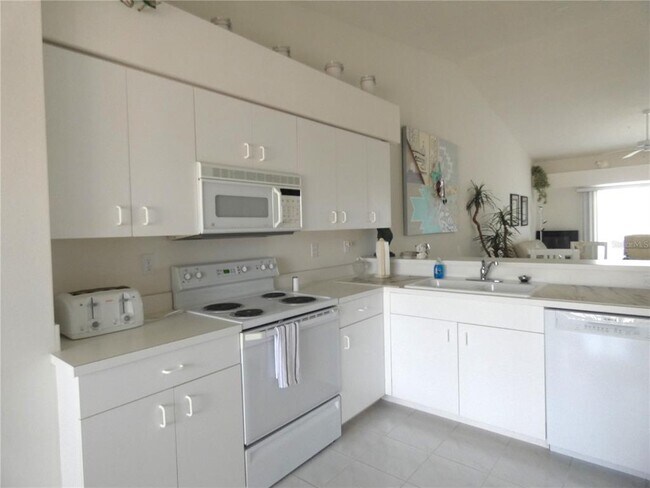 Photo - 9641 Castle Point Dr Unit 1225