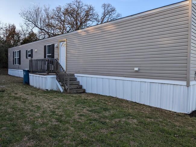 Frontal view - 3901 County Road 317 House