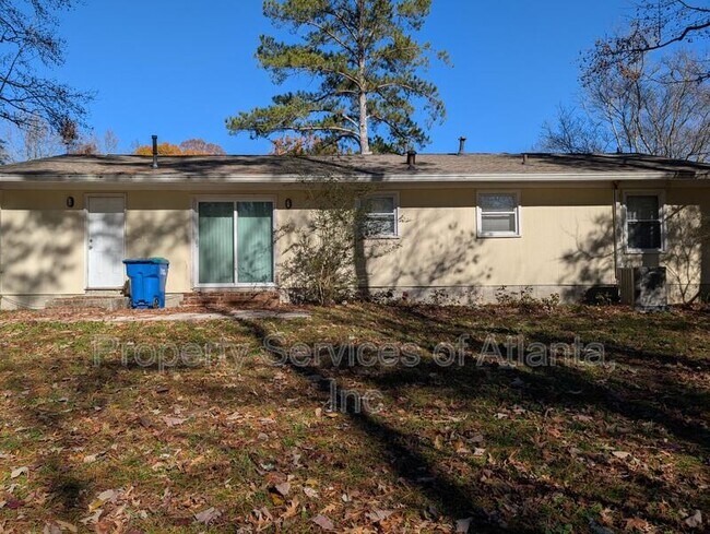 Photo - 525 Cedar Wood Ct SW