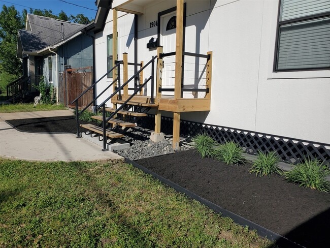 Photo - 1904 Davis St