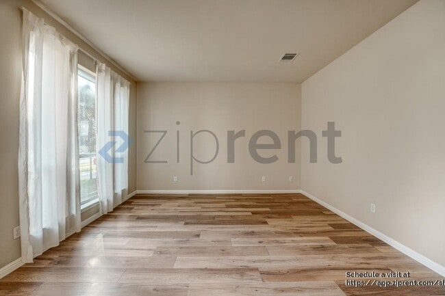 Photo - 706 Green Vista Ct