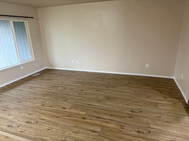 Photo - Recently remodeled Spanaway 3bd/1.75ba rambler available now!