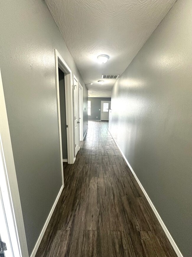 Photo - Comfortable 3 Bed Duplex in Convenient Ozark Location