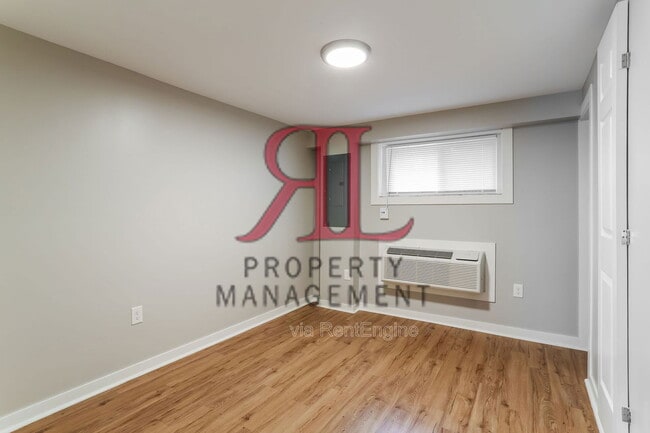 Building Photo - 65 W Moler St Rental