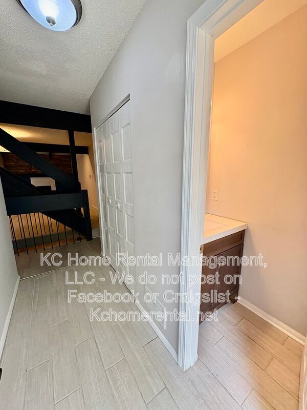 Photo - 8027 N Stoddard Ave