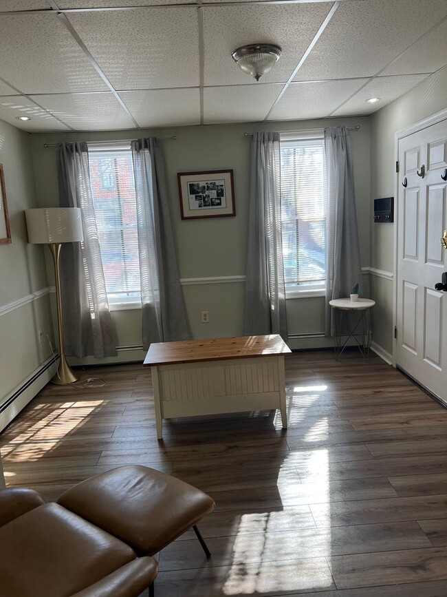 Photo - 165 E Pomfret St Unidad 165 E Pomfret Apt 1