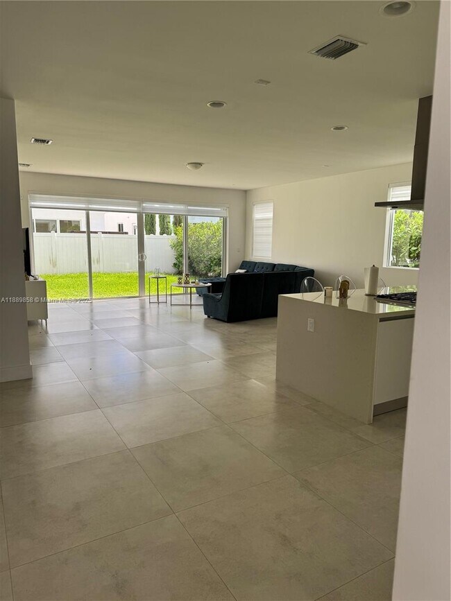 Photo - 7547 NW 98th Ave