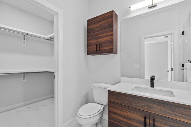 Photo - 2BD/2BTH  LUXURY CONDOMINIUM AT THE COVES IN WESLACO